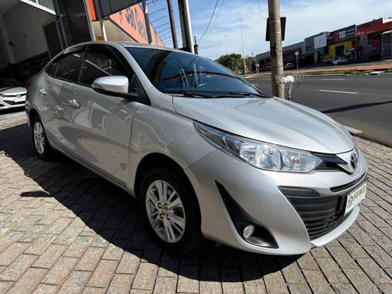 TOYOTA YARIS 1.5 16V FLEX SEDAN XL PLUS TECH MULTIDRIVE TOYOTA YARIS 1.5 16V FLEX SEDAN XL PLUS TECH MULTIDRIVE